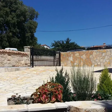 Nyaraló Luna With Pool