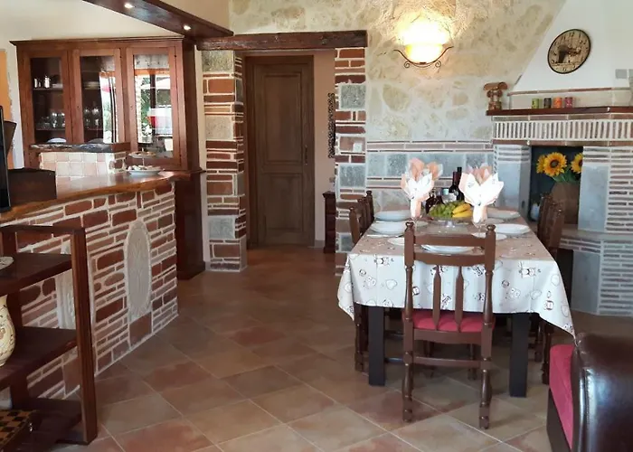 펜션 Luna With Pool 포레치