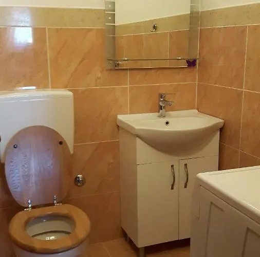 Luna With Pool 別荘 ポレッチ