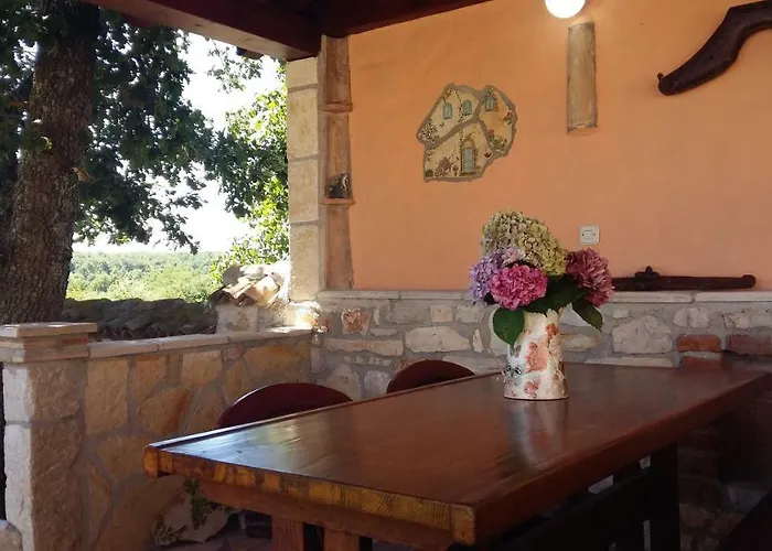 펜션 Luna With Pool