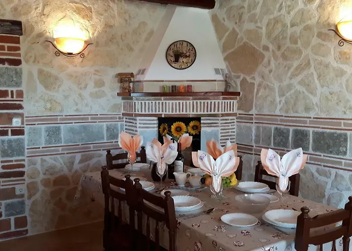 Luna With Pool 펜션 포레치