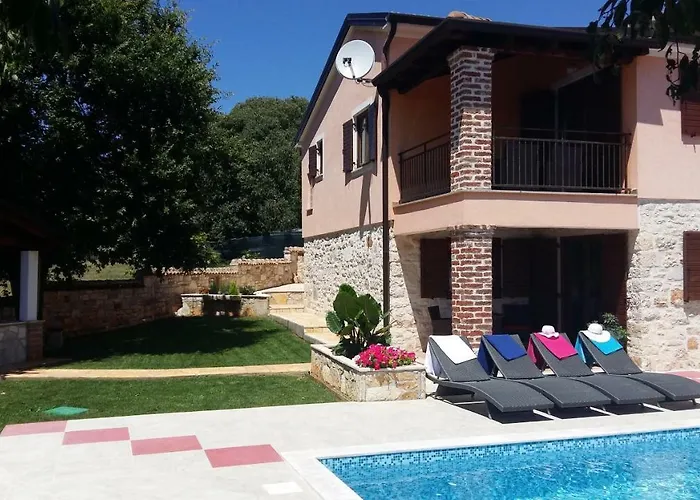 Luna With Pool 펜션