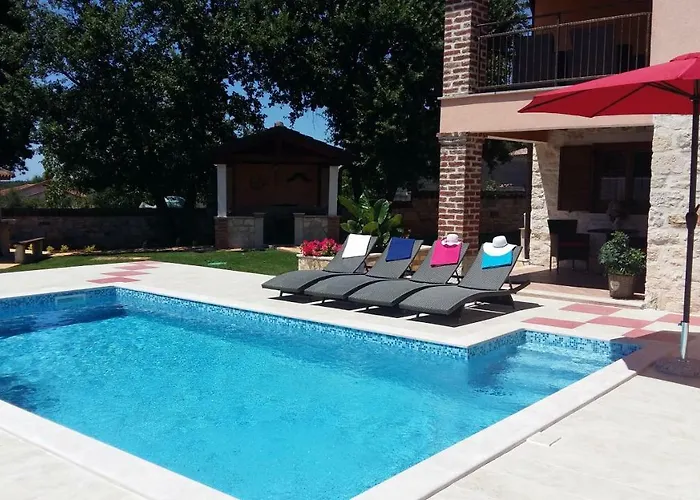 Luna With Pool 포레치