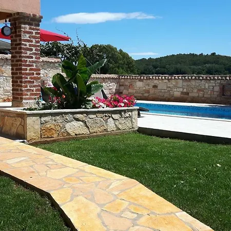 Luna With Pool Tatil Evi