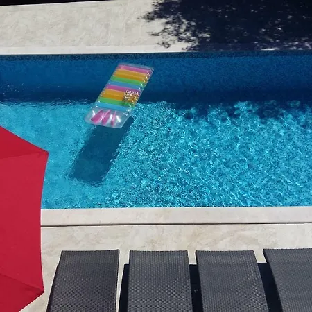 Tatil Evi Luna With Pool