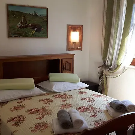 Prázdninový dům Luna With Pool